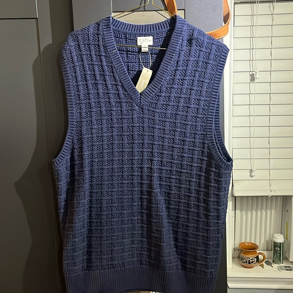Cotton V-neck sweater-vest in checkered stitch